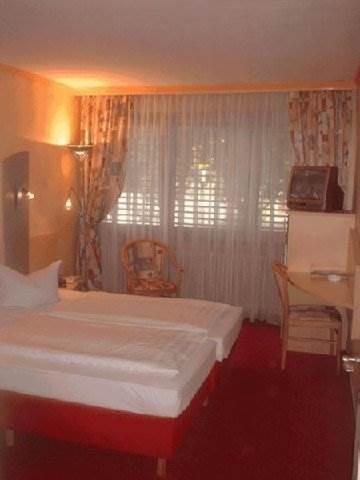 פרנקפורט Luxor Hotel מראה חיצוני תמונה
